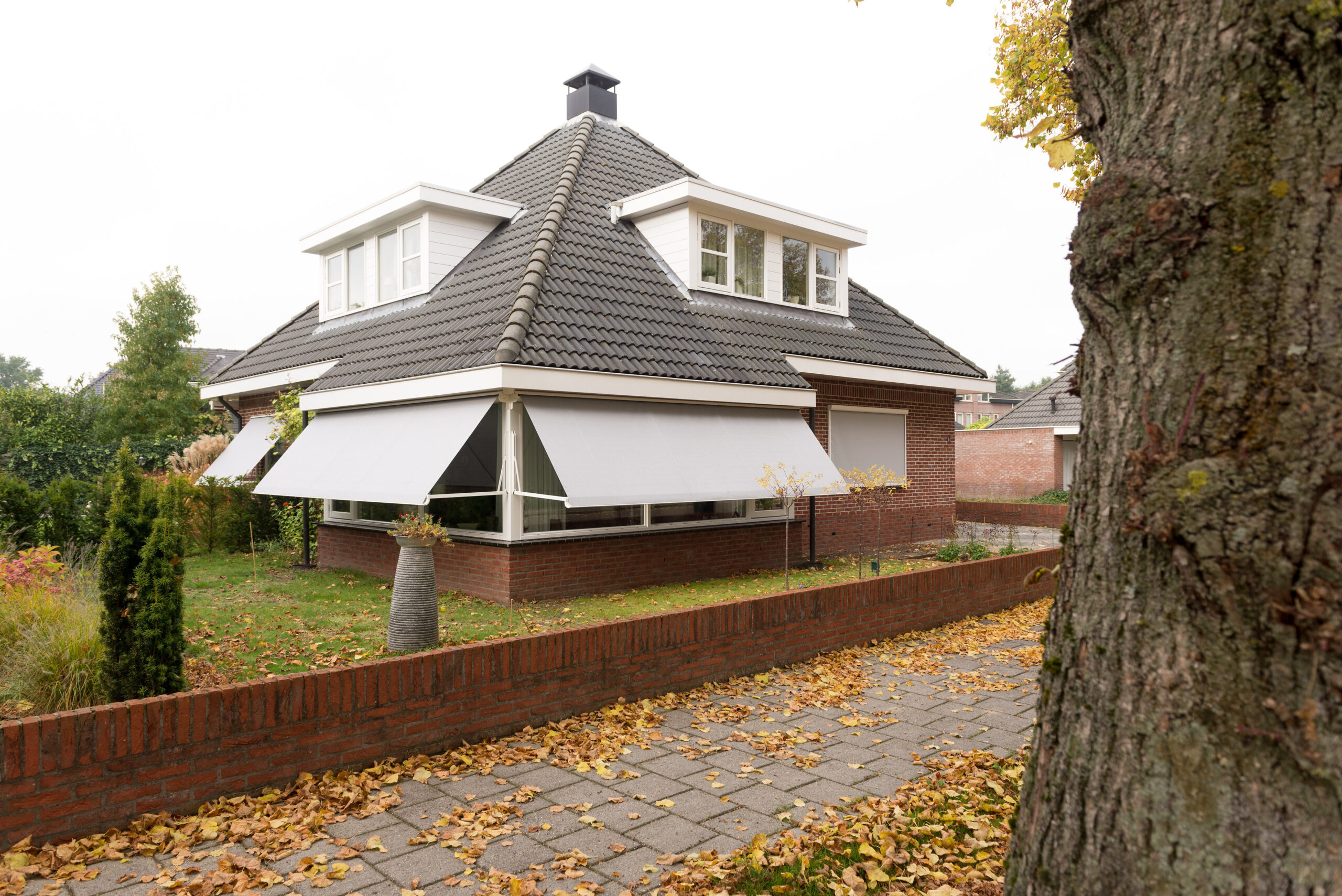 Uitvalscherm aan woning door Prime Zonwering