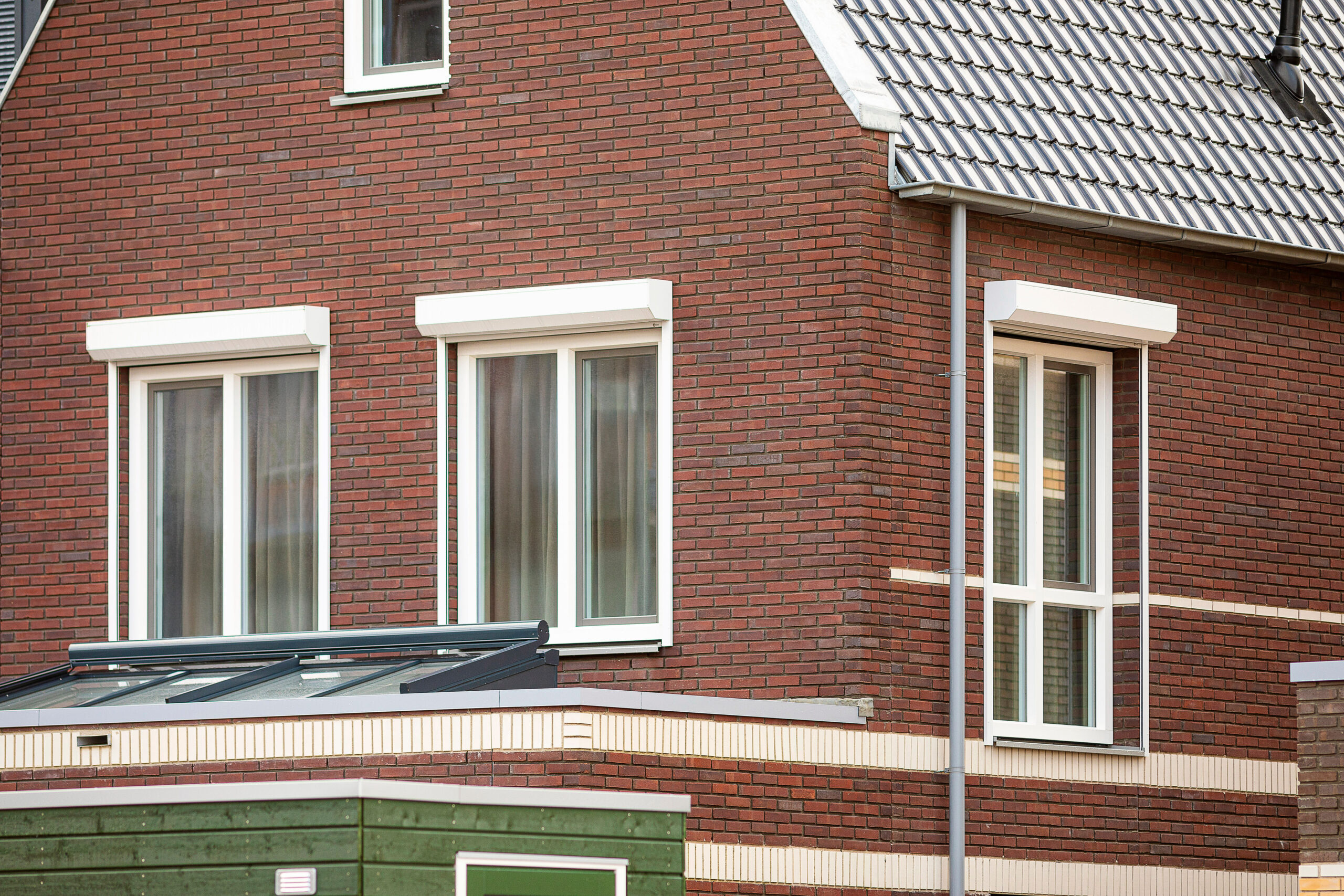 VR-R40 rolluiken aan gevel door Prime Zonwering